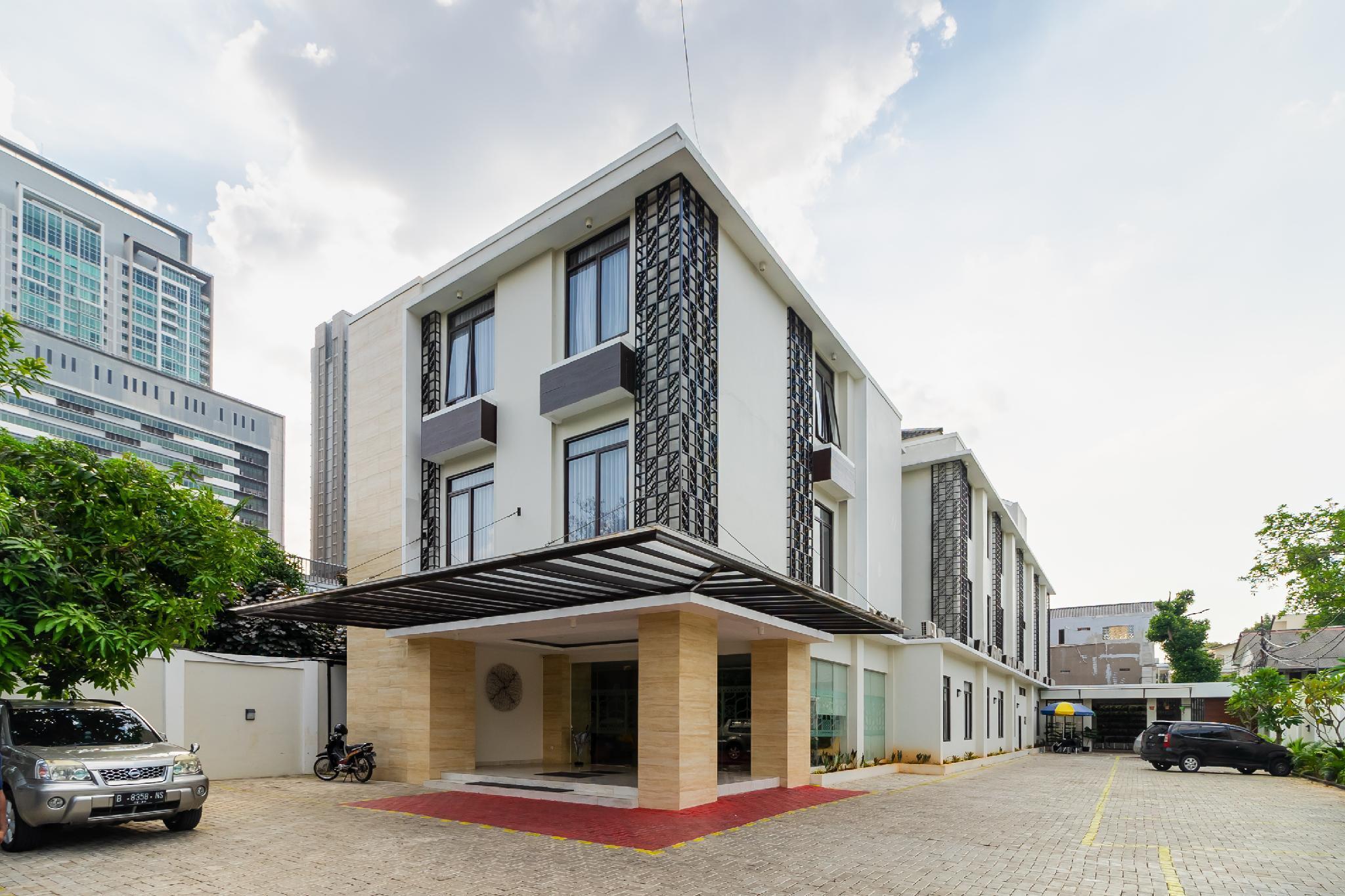 Hotel RedDoorz Plus near Lippo Mall Kemang 2 Jakarta Exterior foto